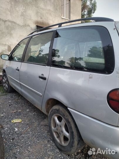 Запчасти на volkswagen sharan