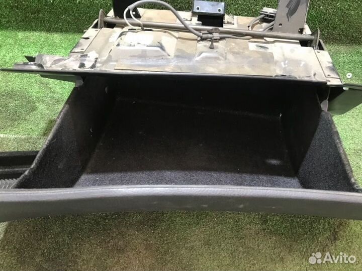 Бардачок Audi A8 Quattro D2 ABZ 1998