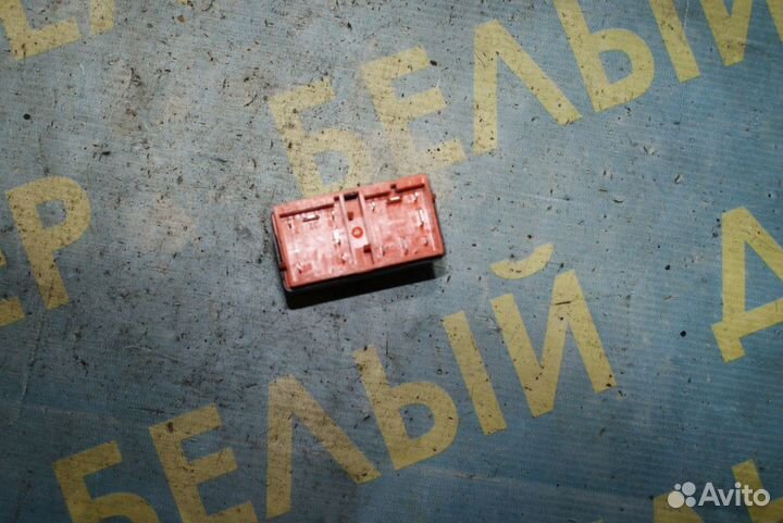 Реле B101/E102 Volvo V70