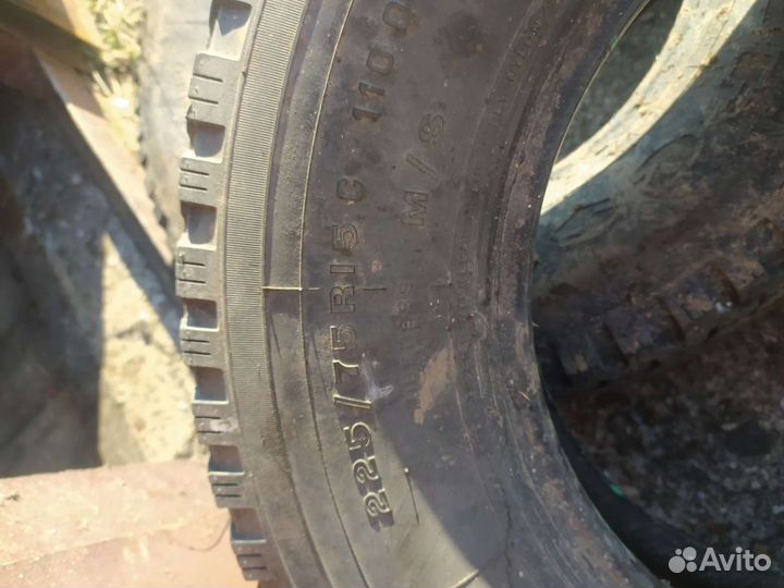 Forerunner SKS-4 225/75 R15