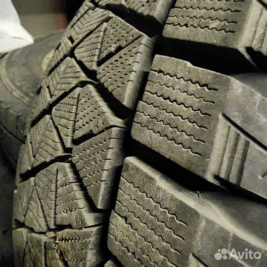 Bridgestone Blizzak DM-V2 245/45 R19