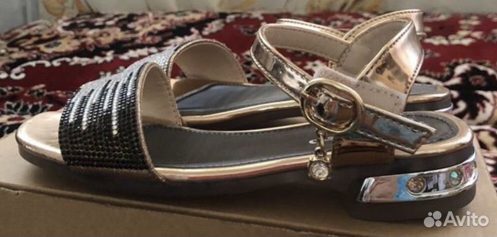 Босоножки для девочки32размер