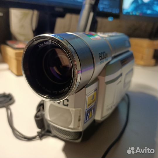 Видеокамера JVC GR-FXM270A-S