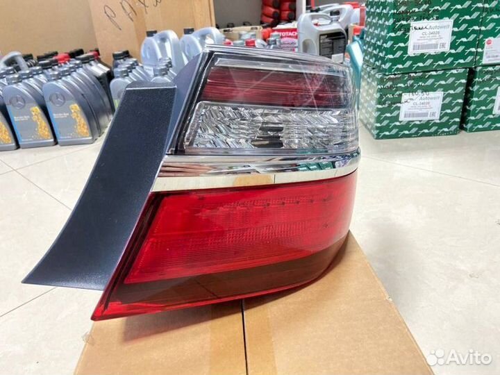 Стоп-сигнал задний правый Toyota Camry V55