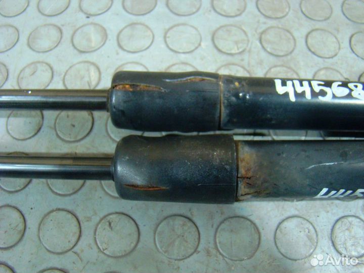 Hyundai ix35 Амортизатор двери багажника