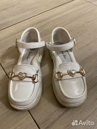Туфли для девочки р 30