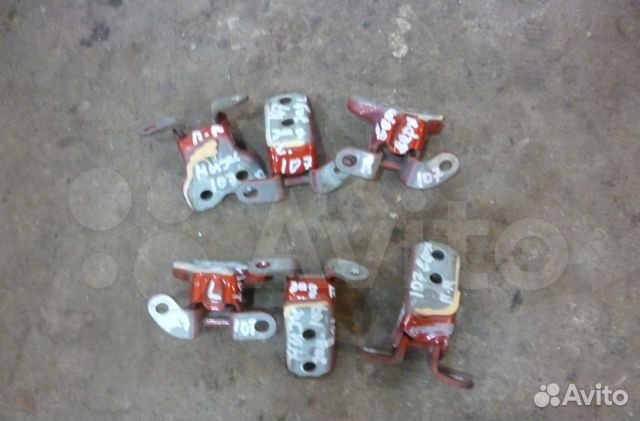 Peugeot 107 citroen c1 петля двери