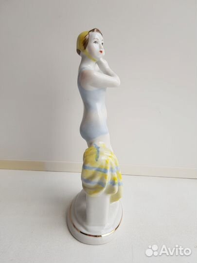 Статуэтка СССР юная купальщица. пловчиха. лфз