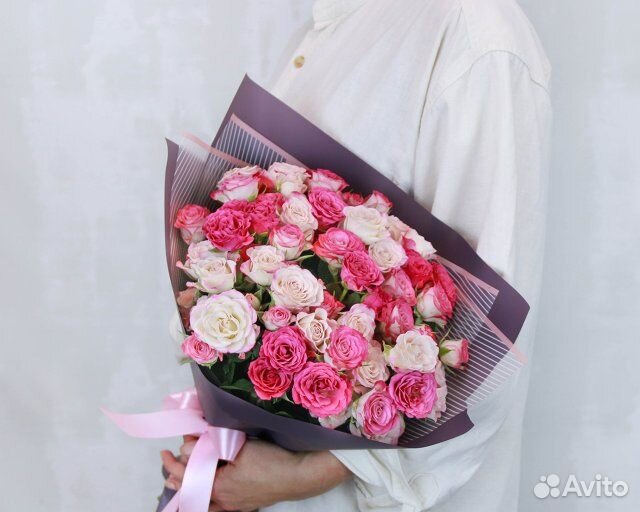 Букет из 15 кустовых роз нежный микс 40 см (Кения)