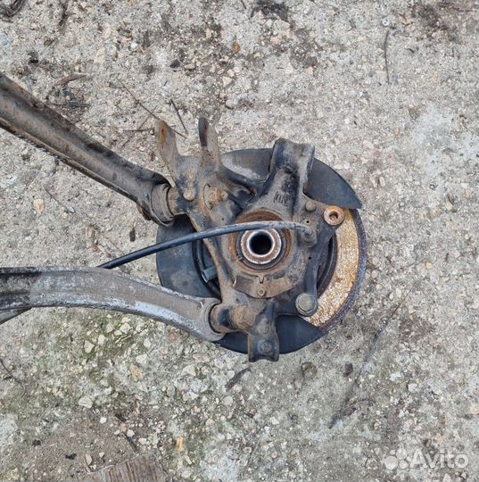 Поворотная цапфа Volkswagen Touareg