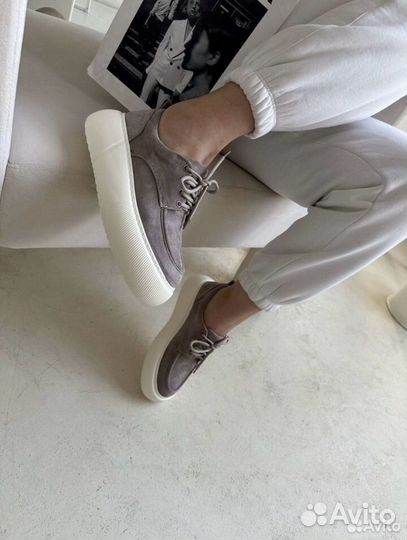 Замшевые кеды женские 2025