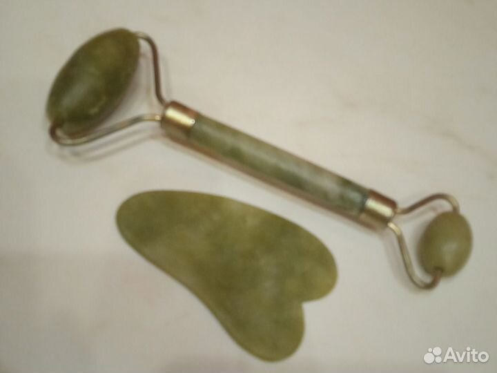 Массажёр для лица и скребок гуа ша