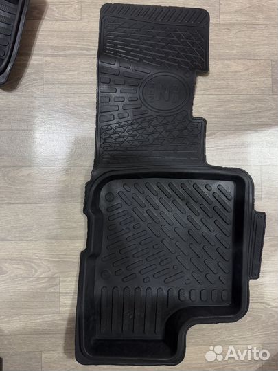 Автомобильные коврики largus
