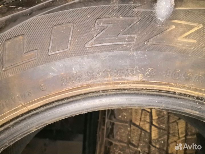 Bridgestone Blizzak DM-V1 235/65 R18