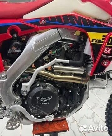 Мотоцикл Zuumav CXR-300 витрина