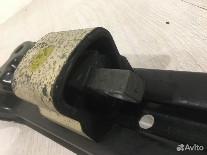 Подушка АКПП Mercedes Benz E280 W211 M272.943 2006