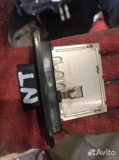Транзистр печки nissan tiida c11