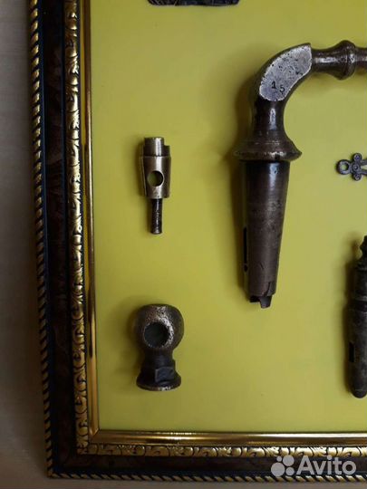 Декоративное панно из старинных латуневых и медных