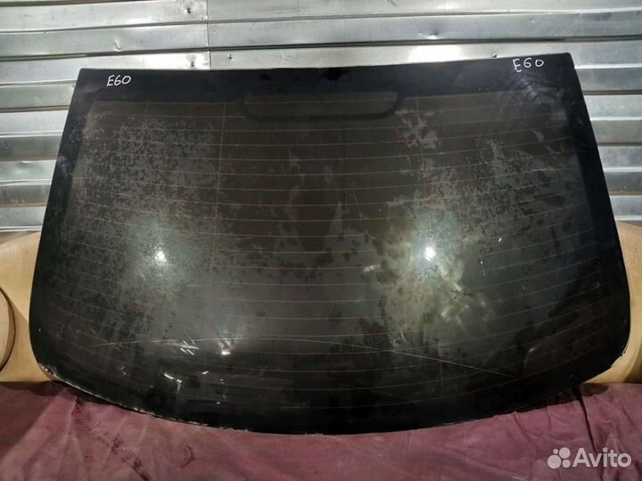 Стекло заднее (BMW 5)