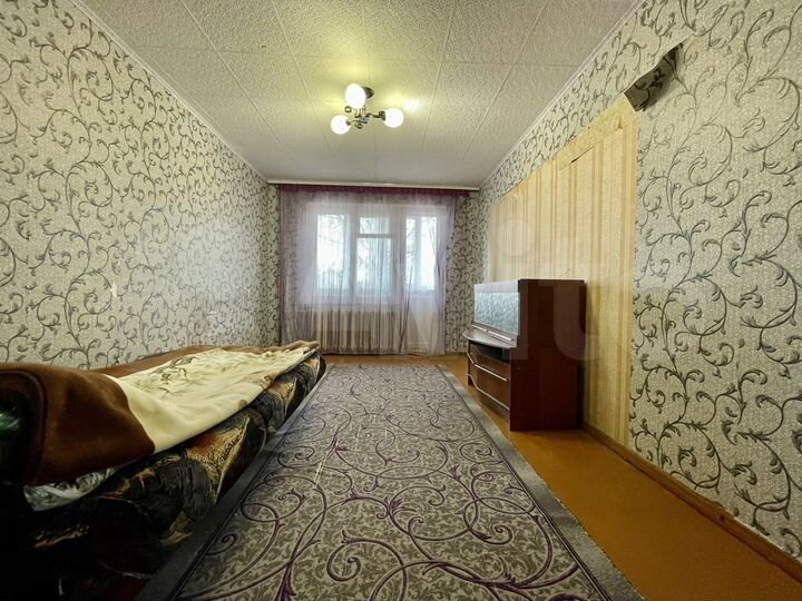 2-к. квартира, 47 м², 1/3 эт.