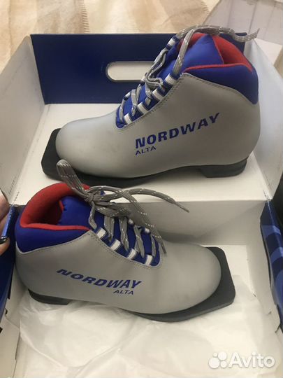 Лыжные ботинки