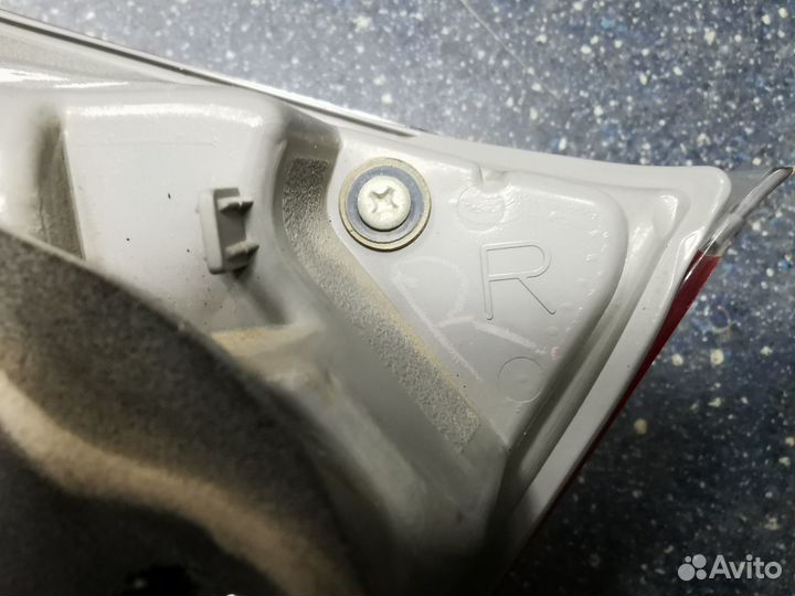 Задний фонарь багажника R Camry 2011 (132)