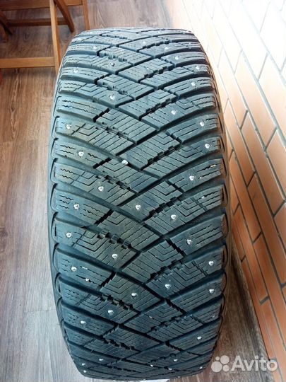Goodyear Ultragrip Ice Arctic 235/55 R17