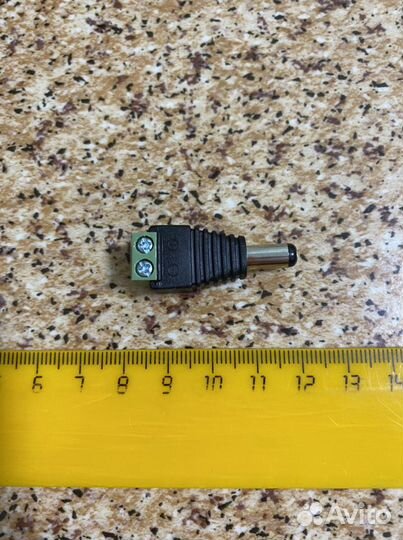 Разьем питания с клеммой