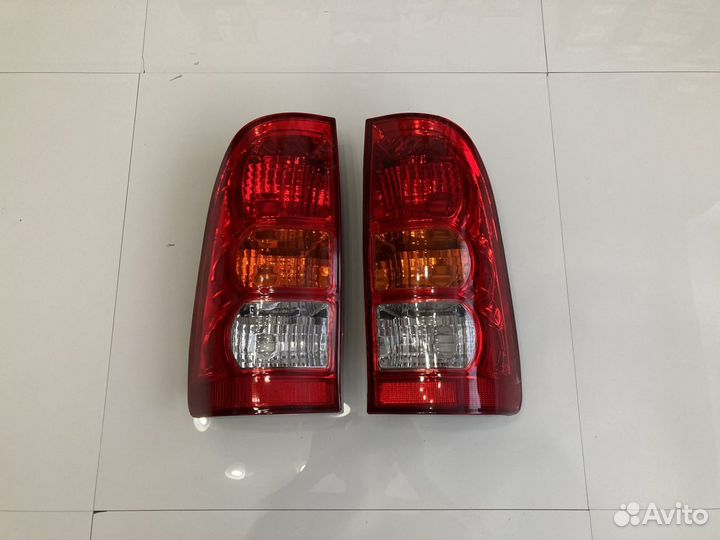 Фонарь задний (2шт) Toyota Hilux Vigo (2004-2008)