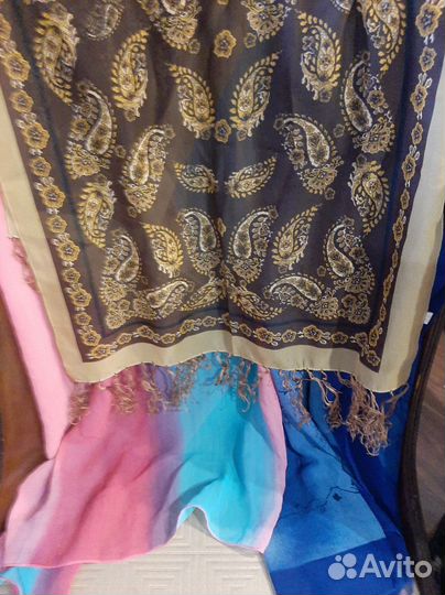 Женские шарфы и платки