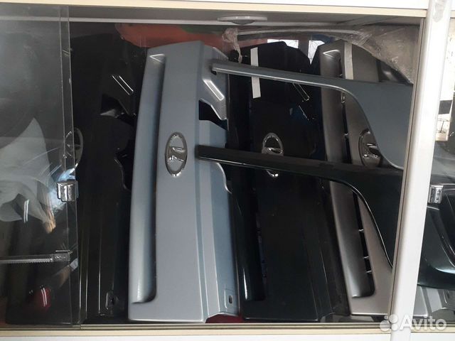 Решётка радиатора 2110. Новая заводская и Аля BMW