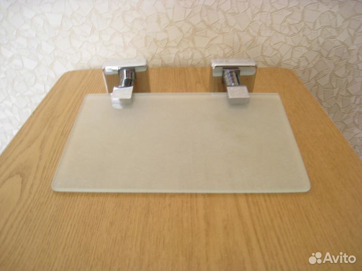 Стеклянные полки