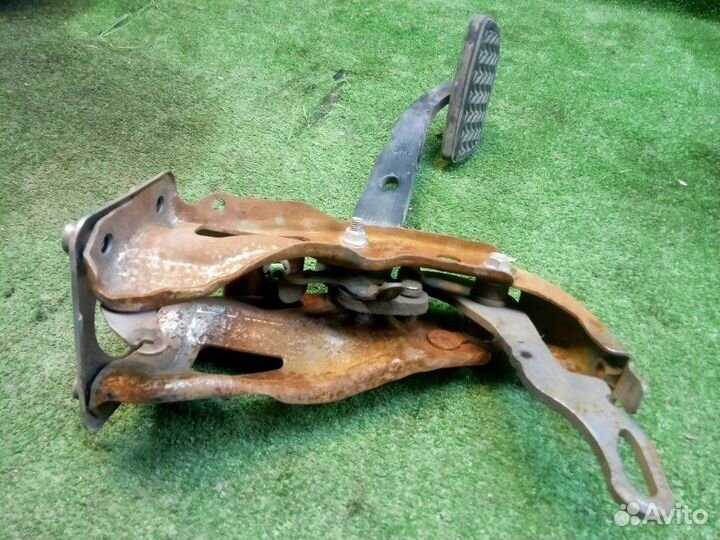 Педаль тормоза Toyota Land Cruiser Prado KDJ150