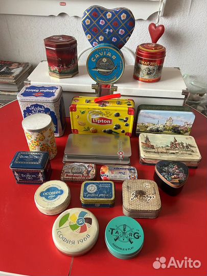 Винтажные жестяные банки разных периодов