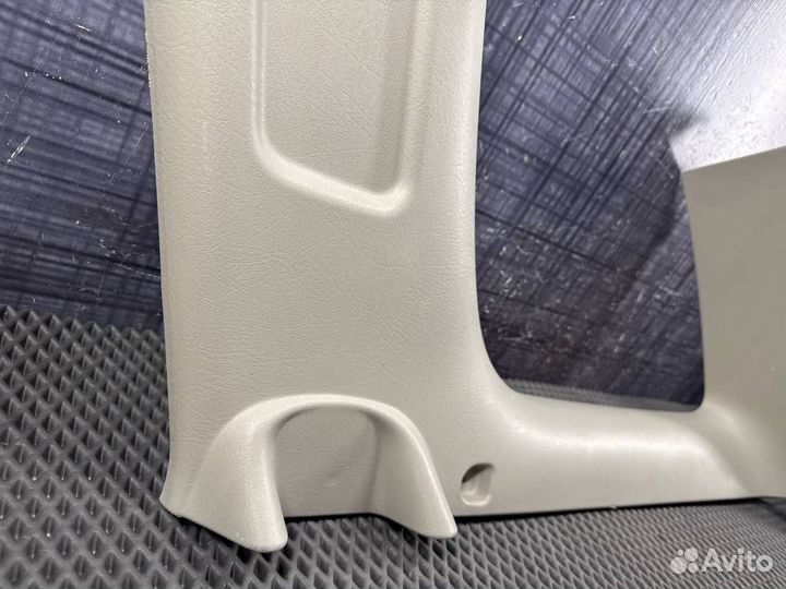 Обшивка багажника правая Chevrolet Trailblazer