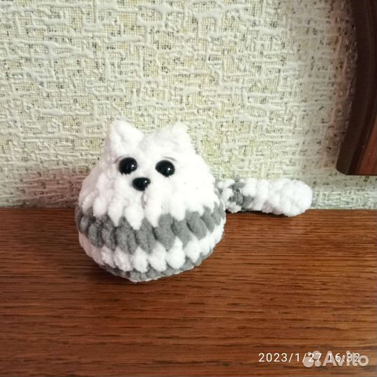 Вязаный кот