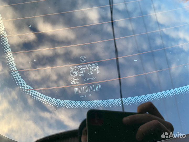 Заднее ветровое стекло Mercedes E-Class W211