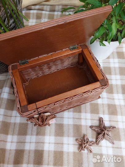 Шкатулка плетеная