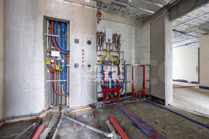 4-к. квартира, 150 м², 5/7 эт.