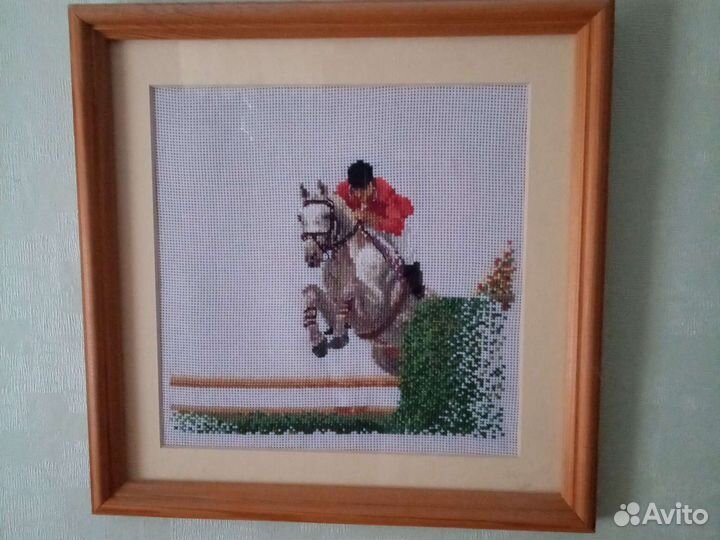 Картина вышитая