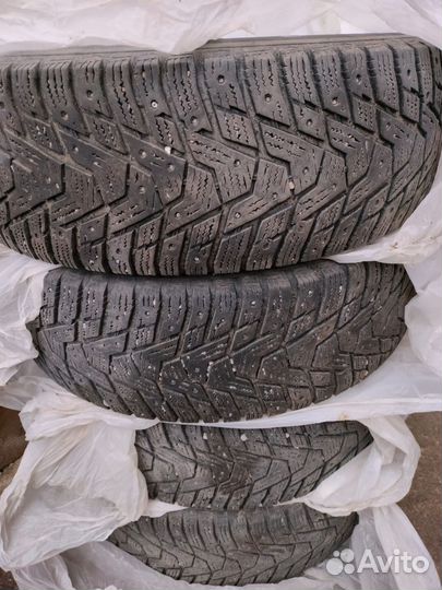 Hankook Winter I'Pike 215/65 R16