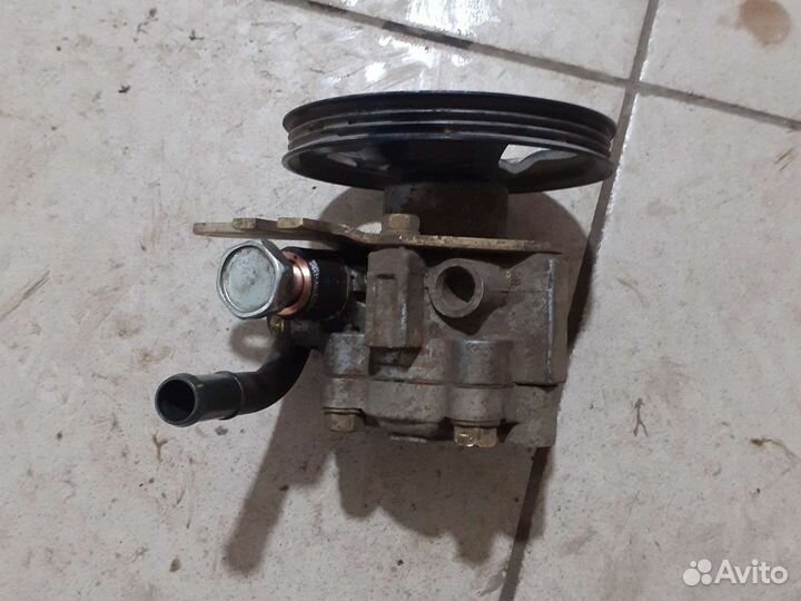 Насос гура Nissan Almera Classic B10