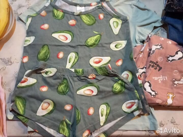 Маечки,футболки,шорты 146