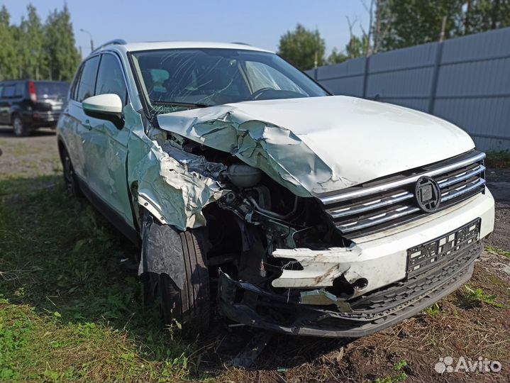 Volkswagen Tiguan 1.4 AMT, 2018, битый, 66 586 км