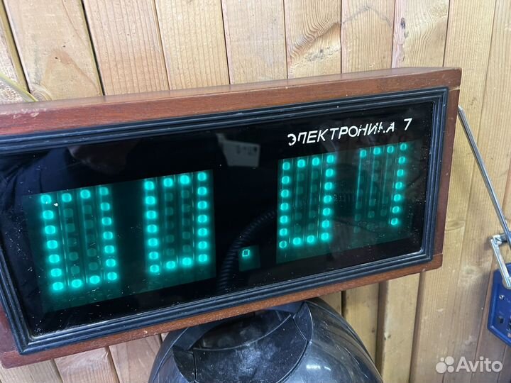 Часы электроника 7