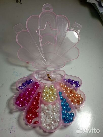 Набор из бусин