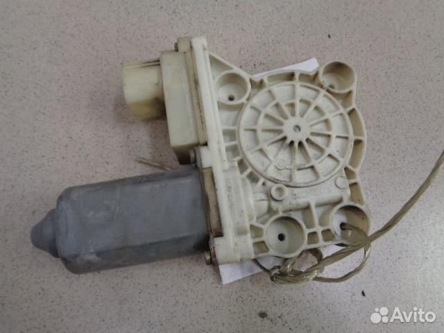 Моторчик стеклоподъемника задний правый BMW 7-Ser