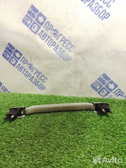 Ручка потолка передняя правая Toyota Avensis