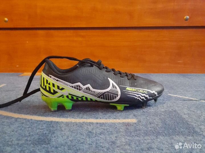 Футбольные бутсы nike 38 размер