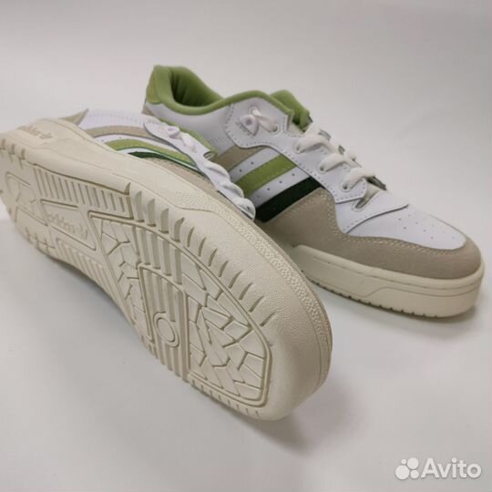 Кроссовки Adidas 41-45 натуральная кожа